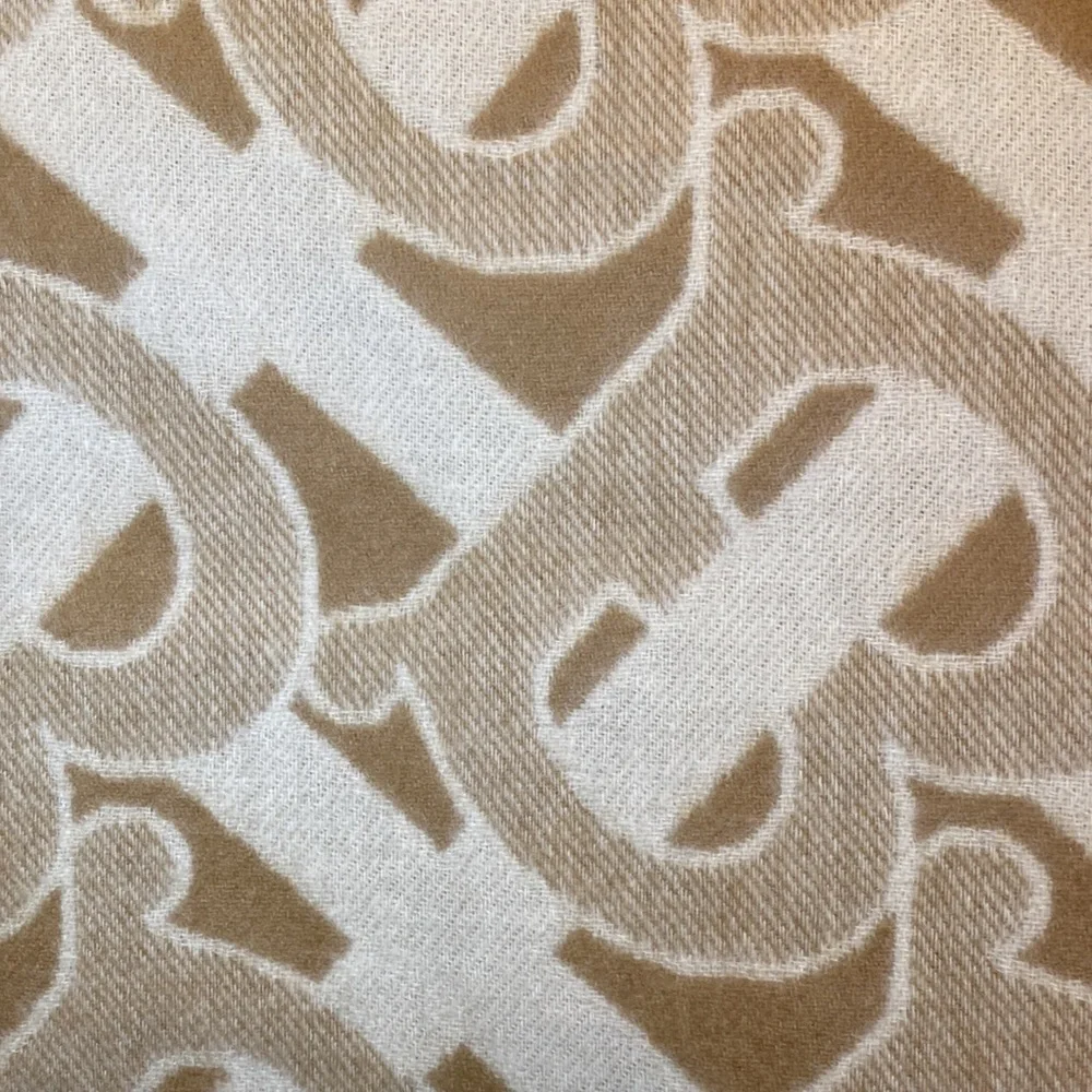 Authentic Burberry TB monogram jacquard cashmere scarf, NWT - Picture 6 of 8